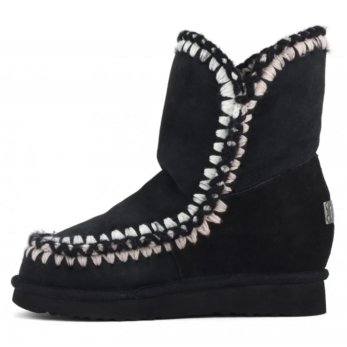Inner Wedge Short With 3d Overstitching